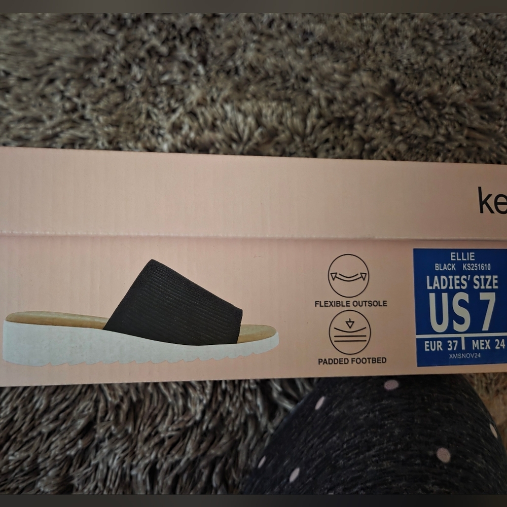 Kensie Ellie Black Slide Sandals Size 7